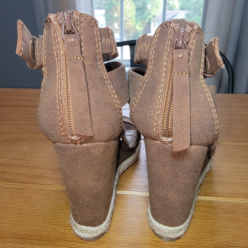 Strappy Faux Leather Wedge Sandals‎ - Size 6 - Picture 4 of 5